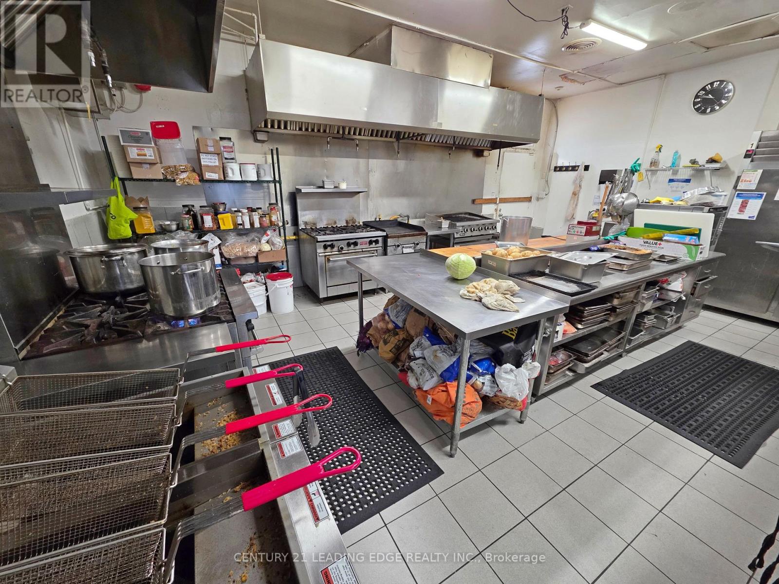 591 The Queensway South, Georgina, Ontario  L4P 2G3 - Photo 20 - N12852036