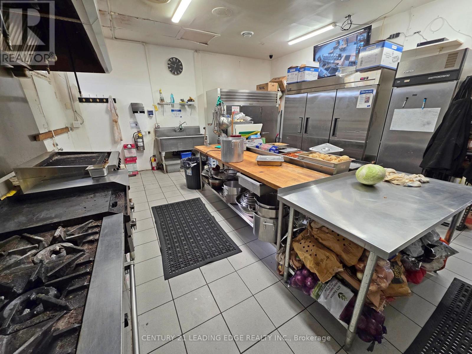 591 The Queensway South, Georgina, Ontario  L4P 2G3 - Photo 21 - N12852036