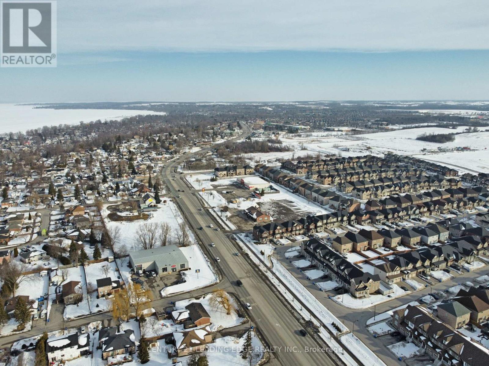 591 The Queensway South, Georgina, Ontario  L4P 2G3 - Photo 24 - N12852036