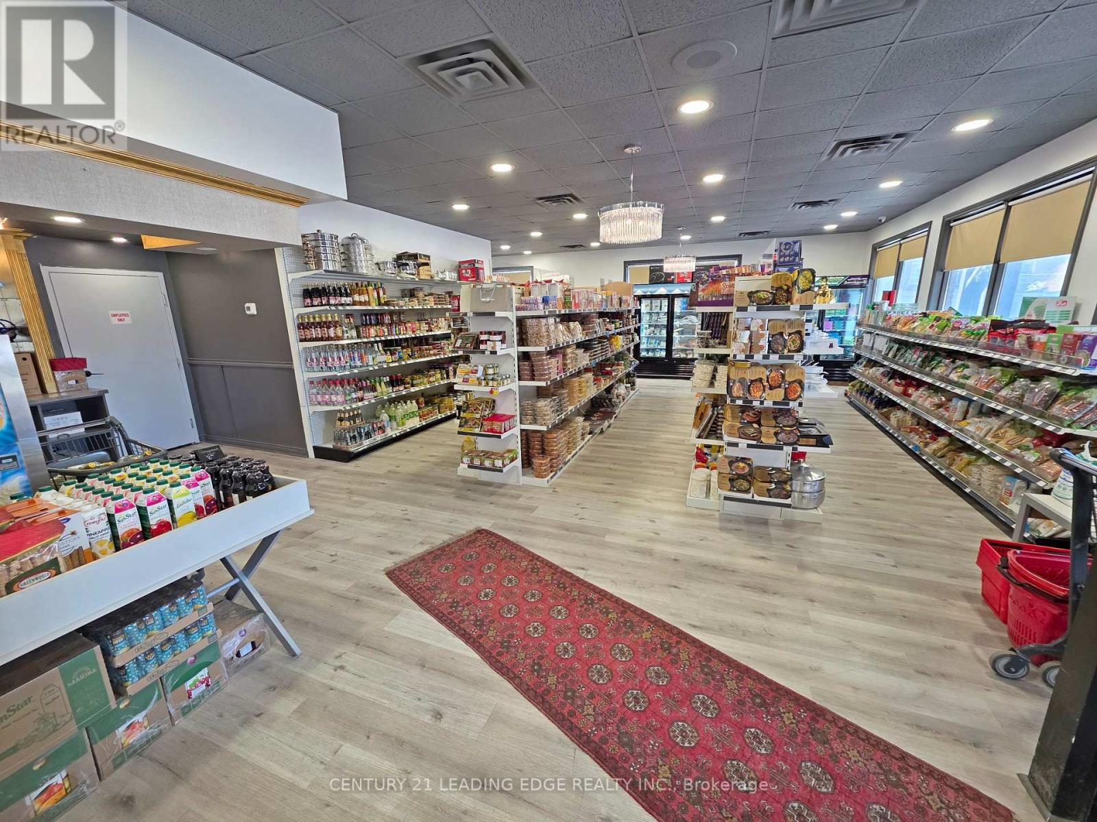 591 The Queensway South, Georgina, Ontario  L4P 2G3 - Photo 8 - N12852036