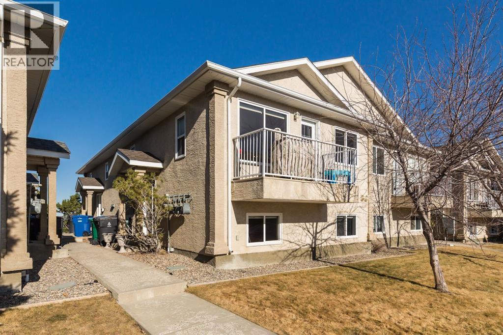 3, 11 Highlands Place W, Lethbridge, Alberta T1J 4X8 - Photo 1 - A2290076