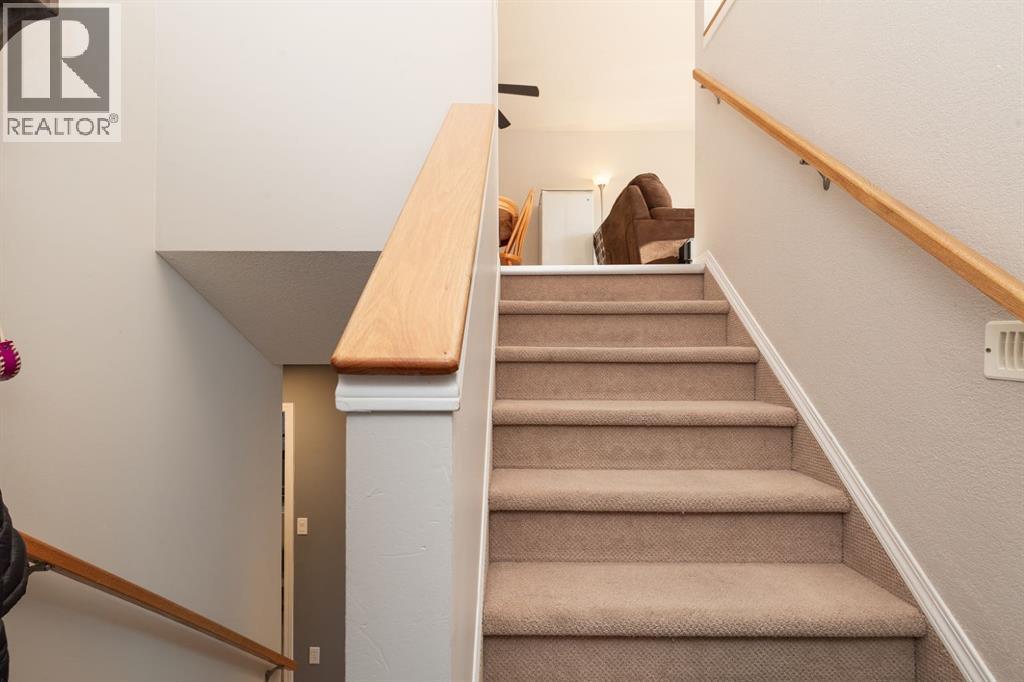 3, 11 Highlands Place W, Lethbridge, Alberta T1J 4X8 - Photo 2 - A2290076