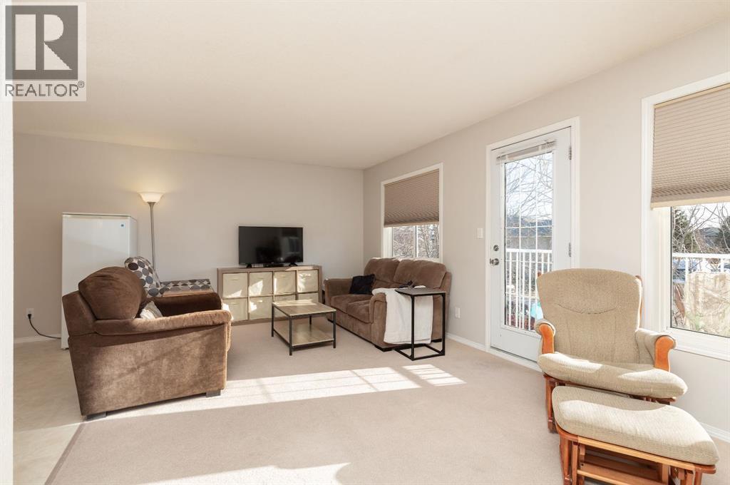 3, 11 Highlands Place W, Lethbridge, Alberta T1J 4X8 - Photo 5 - A2290076