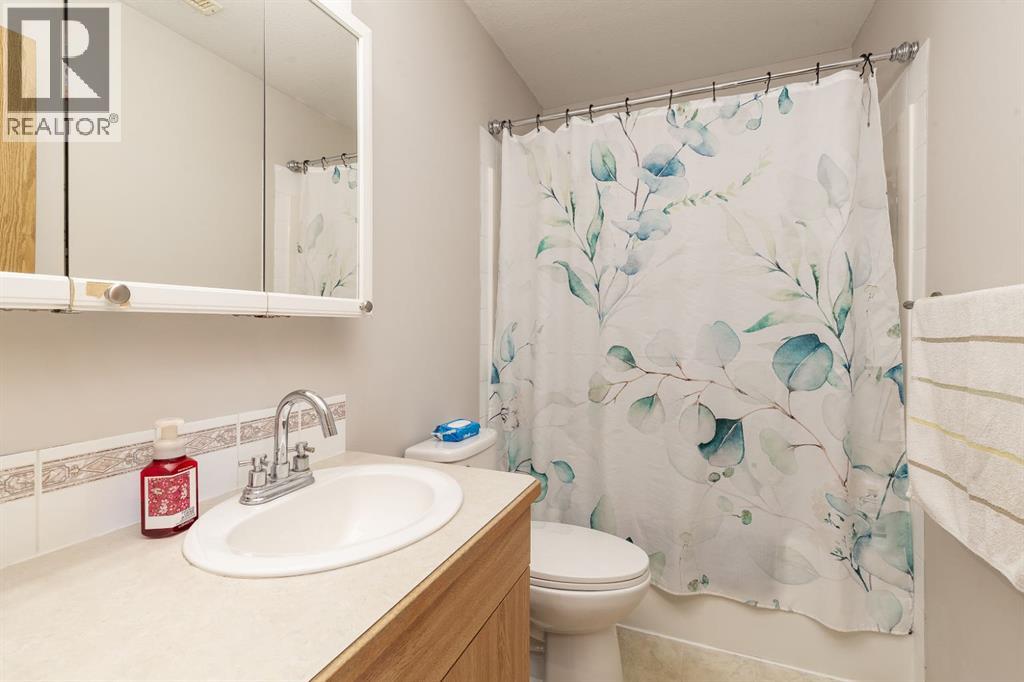 3, 11 Highlands Place W, Lethbridge, Alberta T1J 4X8 - Photo 17 - A2290076