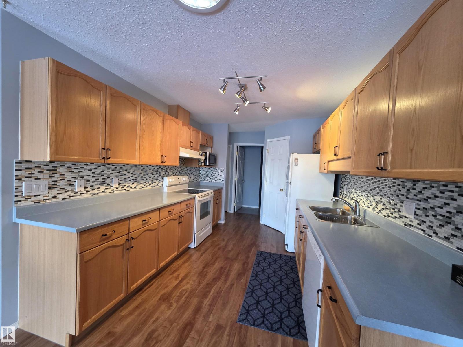 208 Ravine Vi, Leduc, Alberta  T9E 8B9 - Photo 9 - E4476114