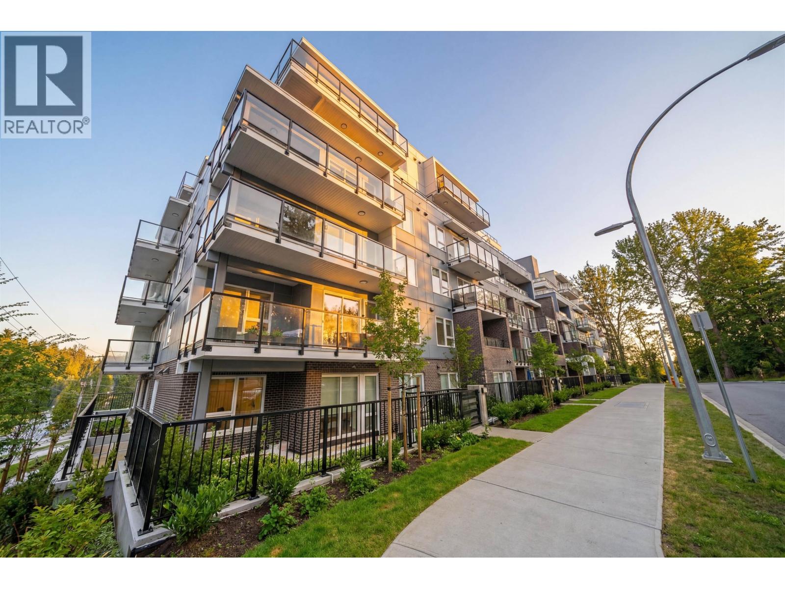 305 2002 St. George Street, Port Moody, British Columbia  V3H 0N4 - Photo 4 - R3096236