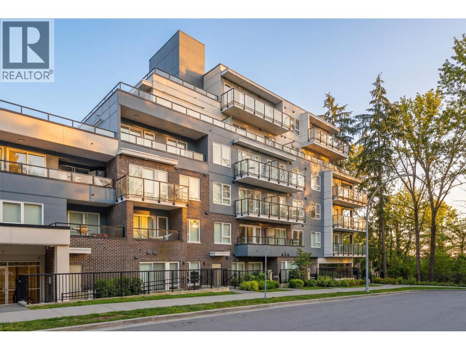 305 2002 St. George Street, Port Moody, British Columbia  V3H 0N4 - Photo 3 - R3096236