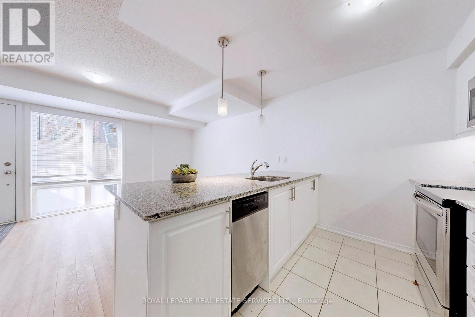 102 - 32 Fieldway Road, Toronto, Ontario  M8Z 0E3 - Photo 12 - W12852034