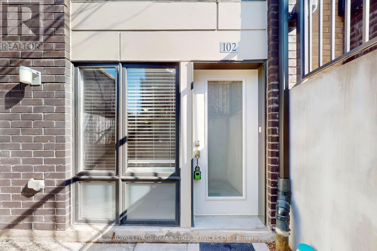 102 - 32 Fieldway Road, Toronto, Ontario  M8Z 0E3 - Photo 6 - W12852034