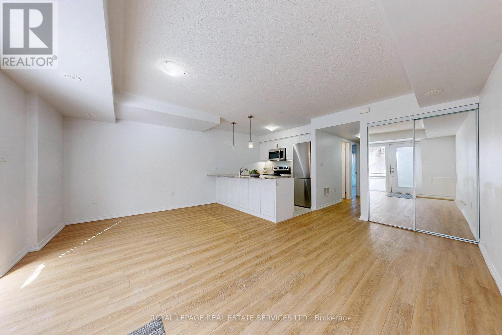 102 - 32 Fieldway Road, Toronto, Ontario  M8Z 0E3 - Photo 9 - W12852034