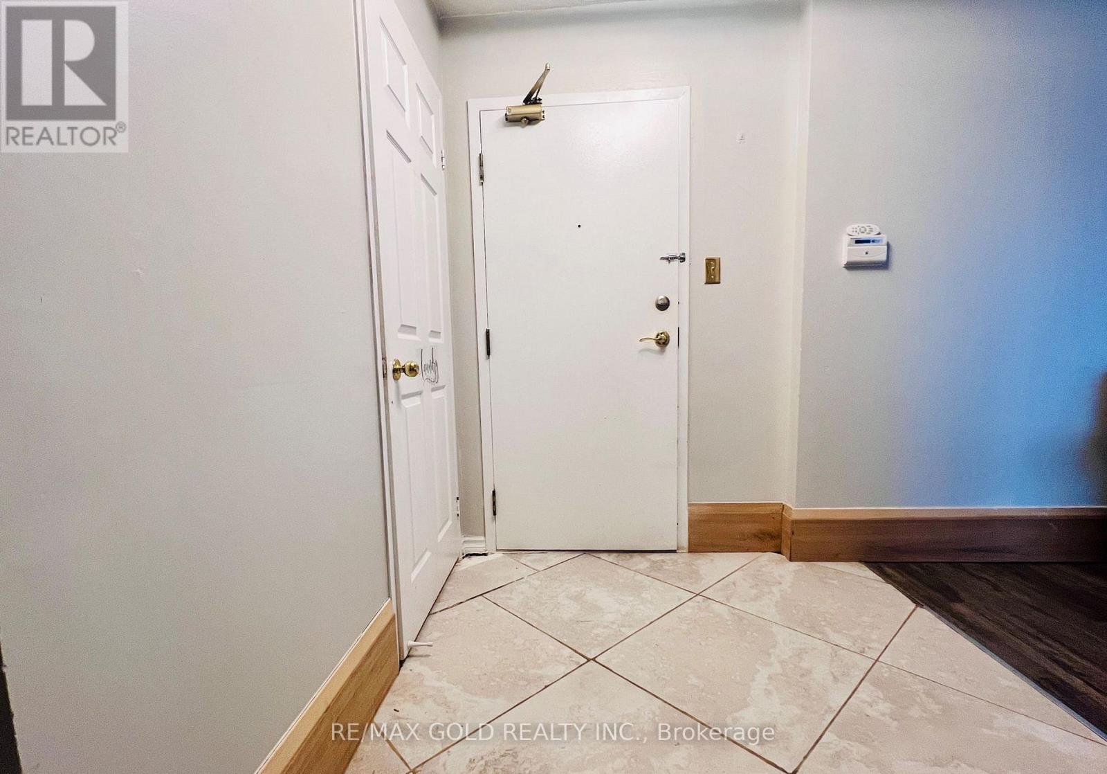 1504 - 10 Malta Avenue, Brampton, Ontario  L6Y 4G6 - Photo 4 - W12852044