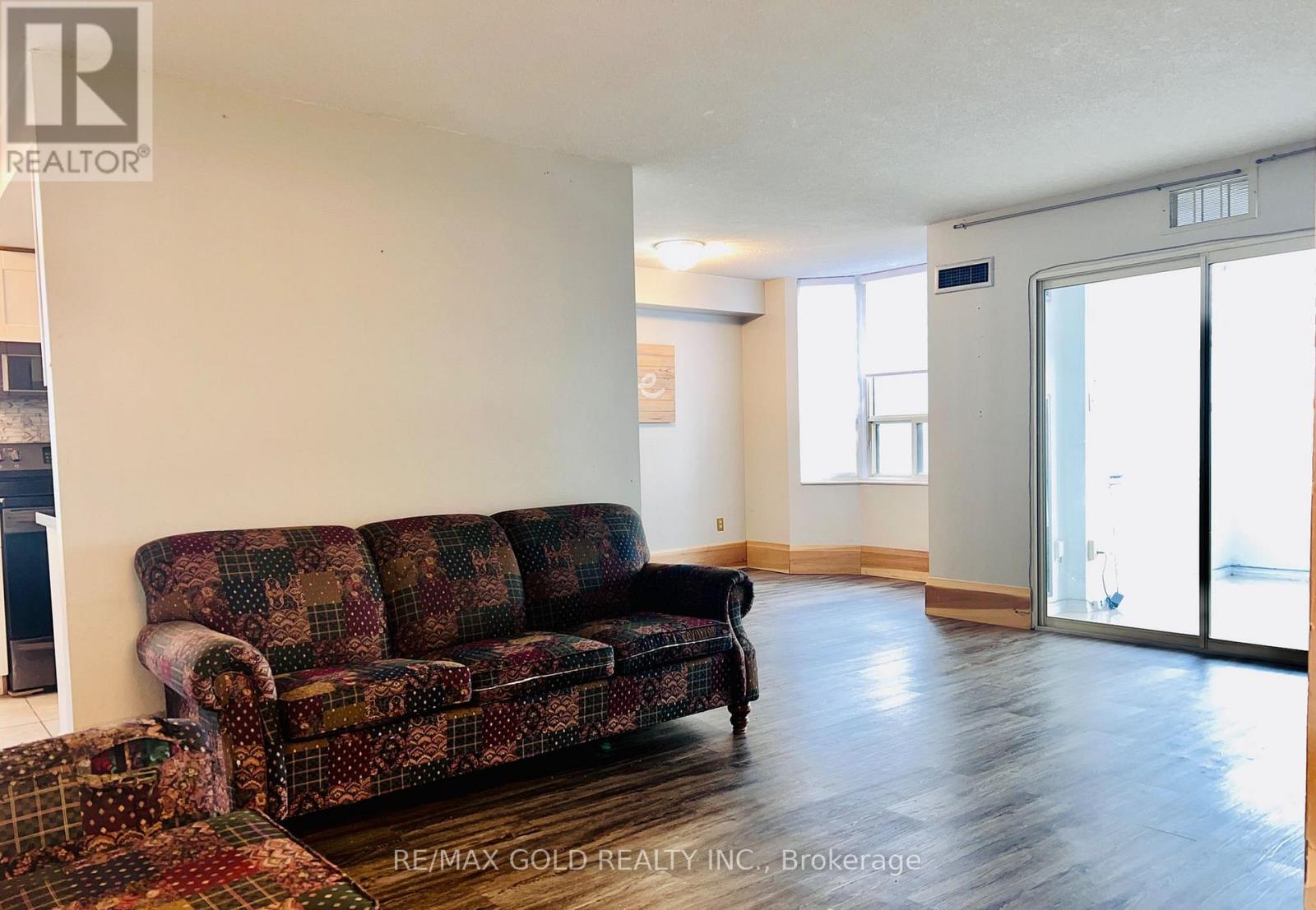 1504 - 10 Malta Avenue, Brampton, Ontario  L6Y 4G6 - Photo 6 - W12852044