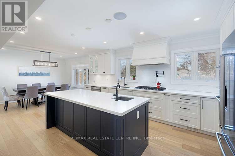 18 Shadetree Crescent, Toronto, Ontario  M9C 1X1 - Photo 11 - W12852048