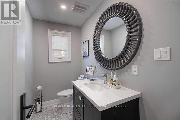 18 Shadetree Crescent, Toronto, Ontario  M9C 1X1 - Photo 19 - W12852048