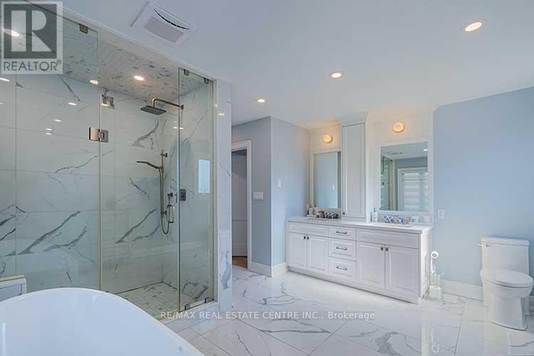 18 Shadetree Crescent, Toronto, Ontario  M9C 1X1 - Photo 24 - W12852048