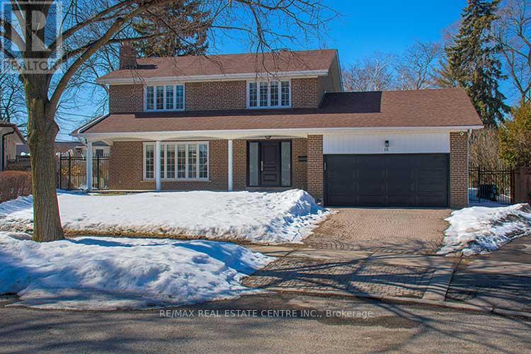 18 Shadetree Crescent, Toronto, Ontario  M9C 1X1 - Photo 3 - W12852048