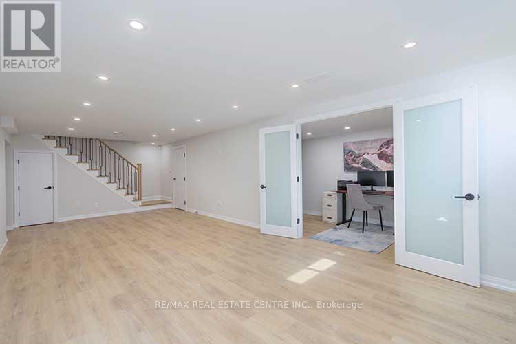 18 Shadetree Crescent, Toronto, Ontario  M9C 1X1 - Photo 32 - W12852048