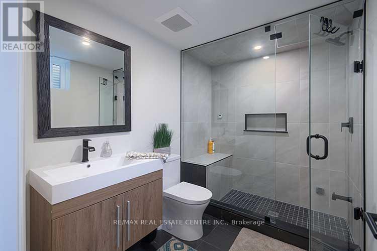 18 Shadetree Crescent, Toronto, Ontario  M9C 1X1 - Photo 38 - W12852048