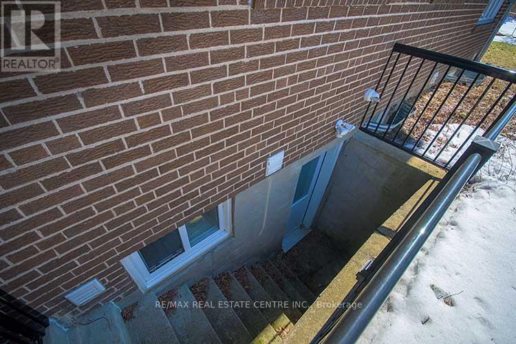 18 Shadetree Crescent, Toronto, Ontario  M9C 1X1 - Photo 40 - W12852048