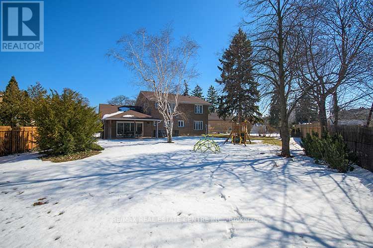 18 Shadetree Crescent, Toronto, Ontario  M9C 1X1 - Photo 41 - W12852048