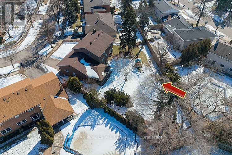 18 Shadetree Crescent, Toronto, Ontario  M9C 1X1 - Photo 44 - W12852048