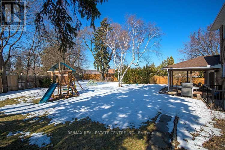 18 Shadetree Crescent, Toronto, Ontario  M9C 1X1 - Photo 45 - W12852048