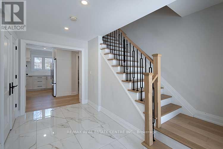 18 Shadetree Crescent, Toronto, Ontario  M9C 1X1 - Photo 7 - W12852048