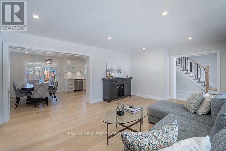 18 Shadetree Crescent, Toronto, Ontario  M9C 1X1 - Photo 9 - W12852048