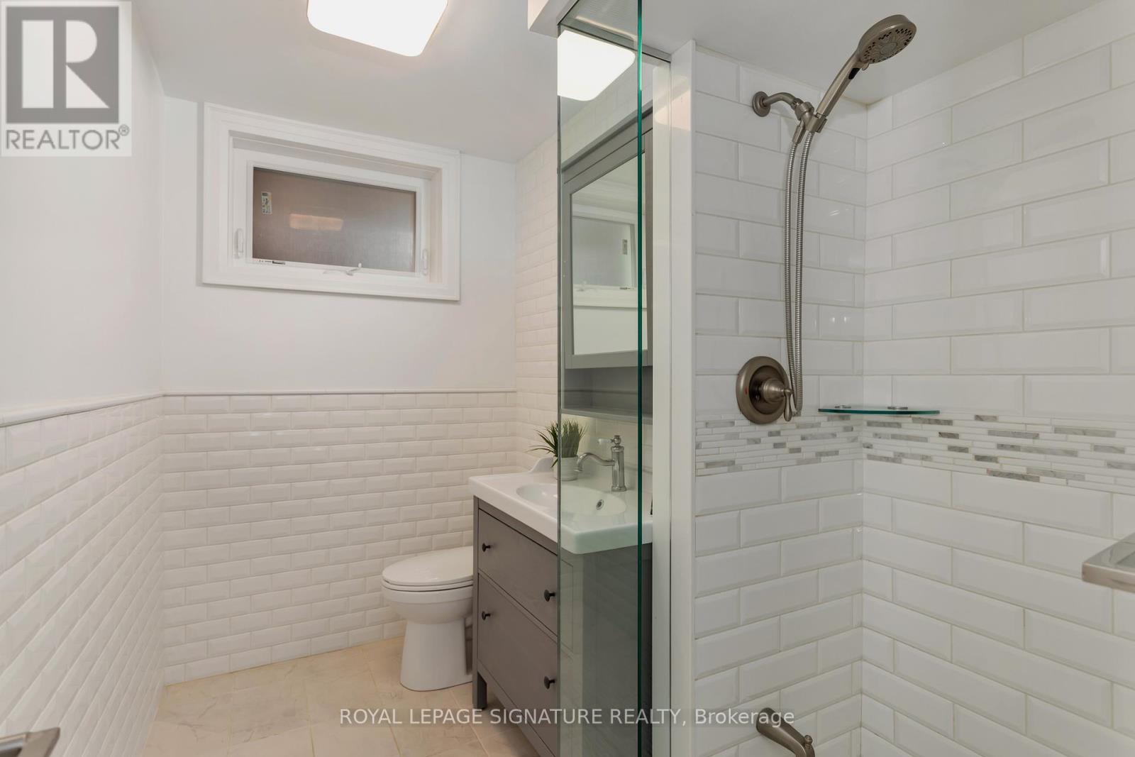 130 Saturn Road, Toronto, Ontario  M9C 2S6 - Photo 35 - W12852050