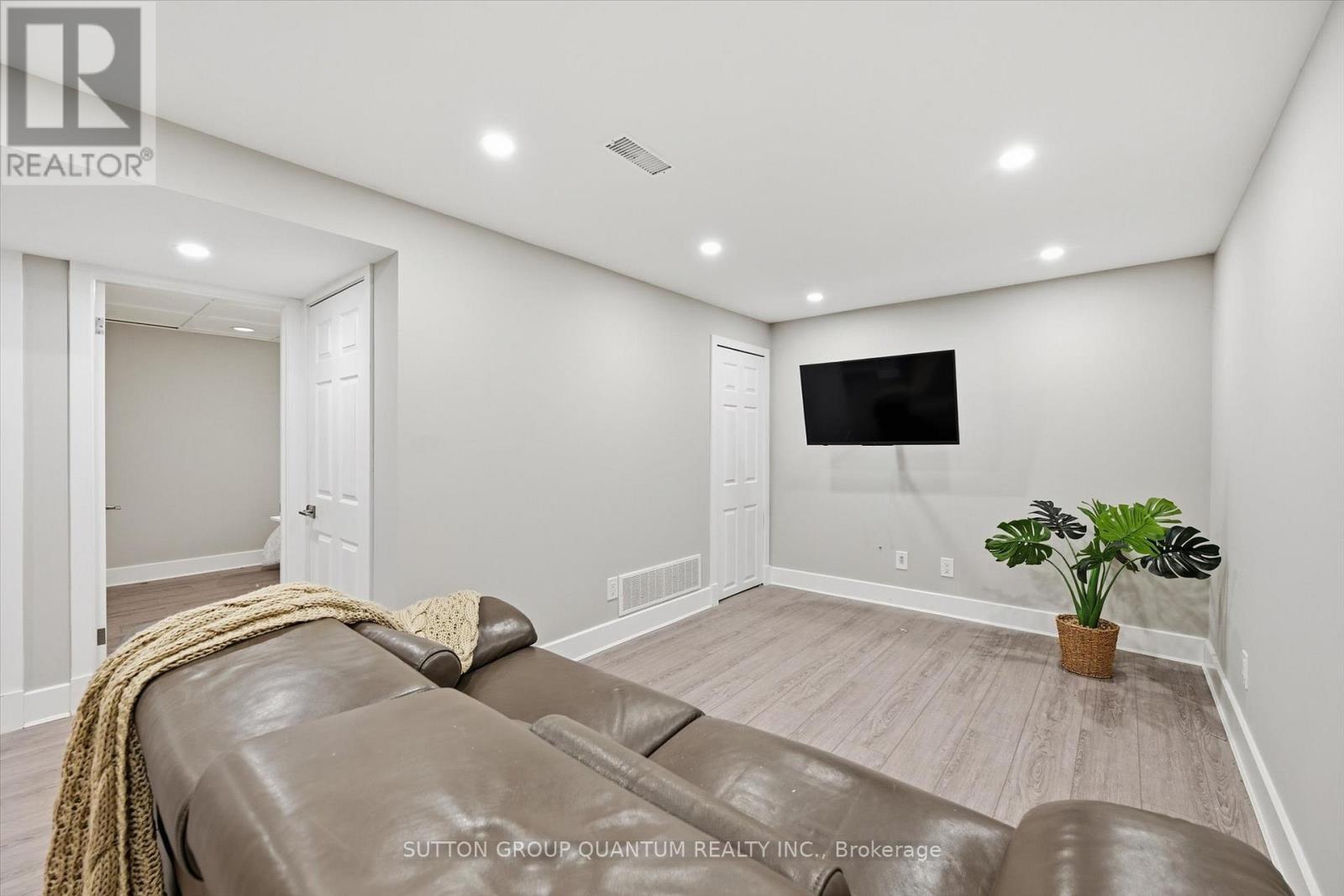 5245 Bromley Road, Burlington, Ontario  L7L 3G1 - Photo 36 - W12852058