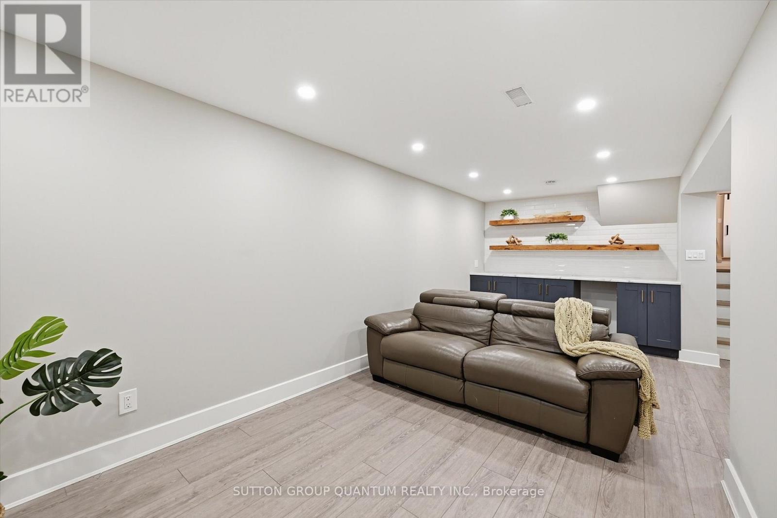 5245 Bromley Road, Burlington, Ontario  L7L 3G1 - Photo 37 - W12852058