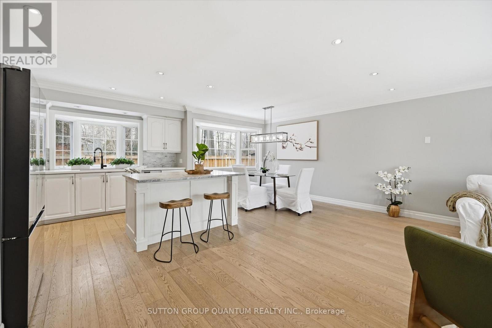 5245 Bromley Road, Burlington, Ontario  L7L 3G1 - Photo 4 - W12852058