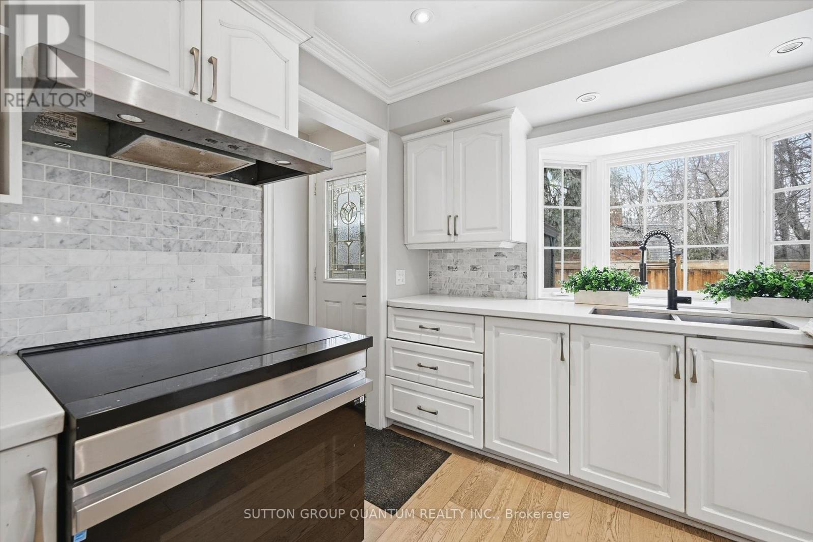 5245 Bromley Road, Burlington, Ontario  L7L 3G1 - Photo 8 - W12852058