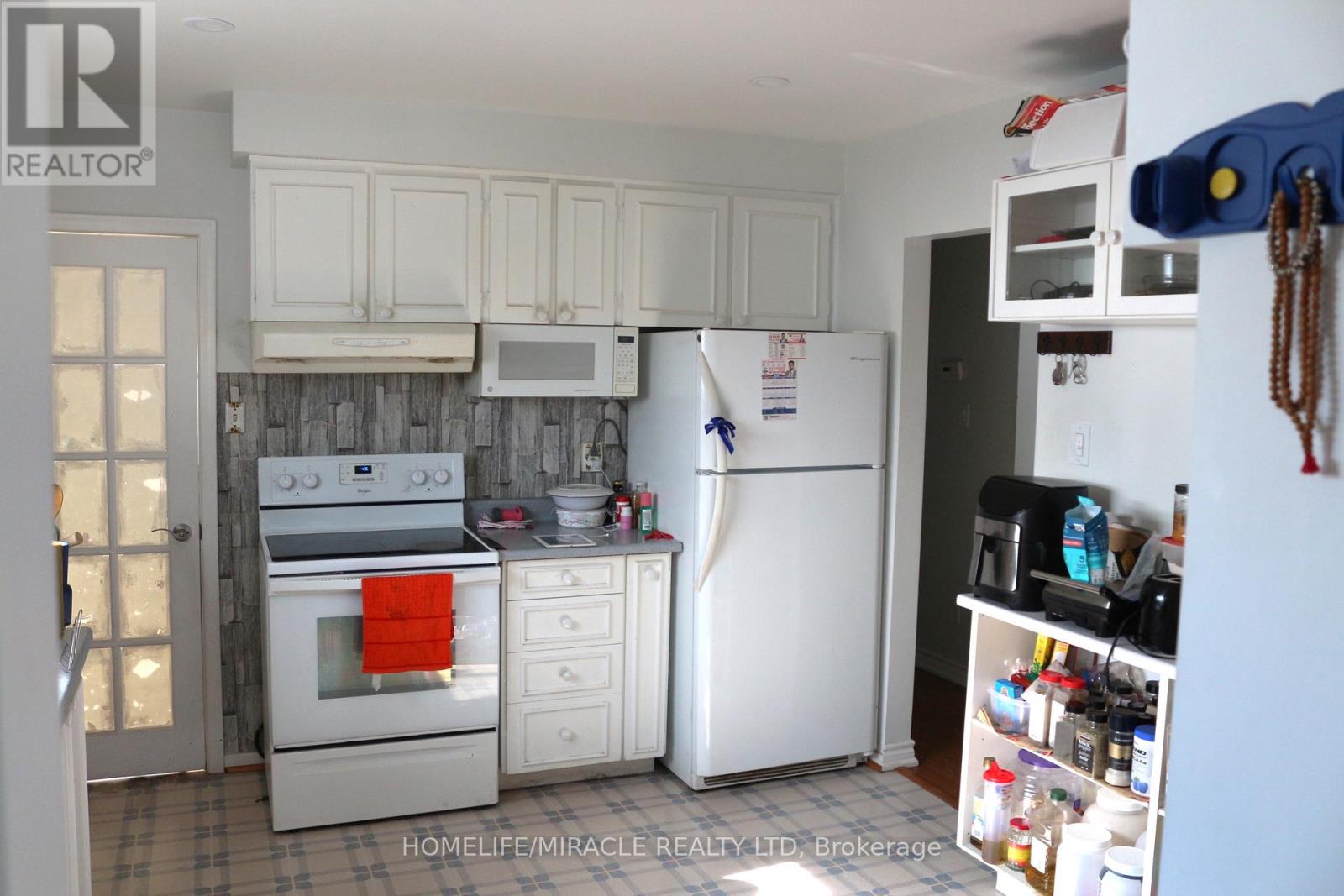 53 Ascot Avenue, Brampton (Avondale), Ontario  L6T 2P3 - Photo 12 - W12852074