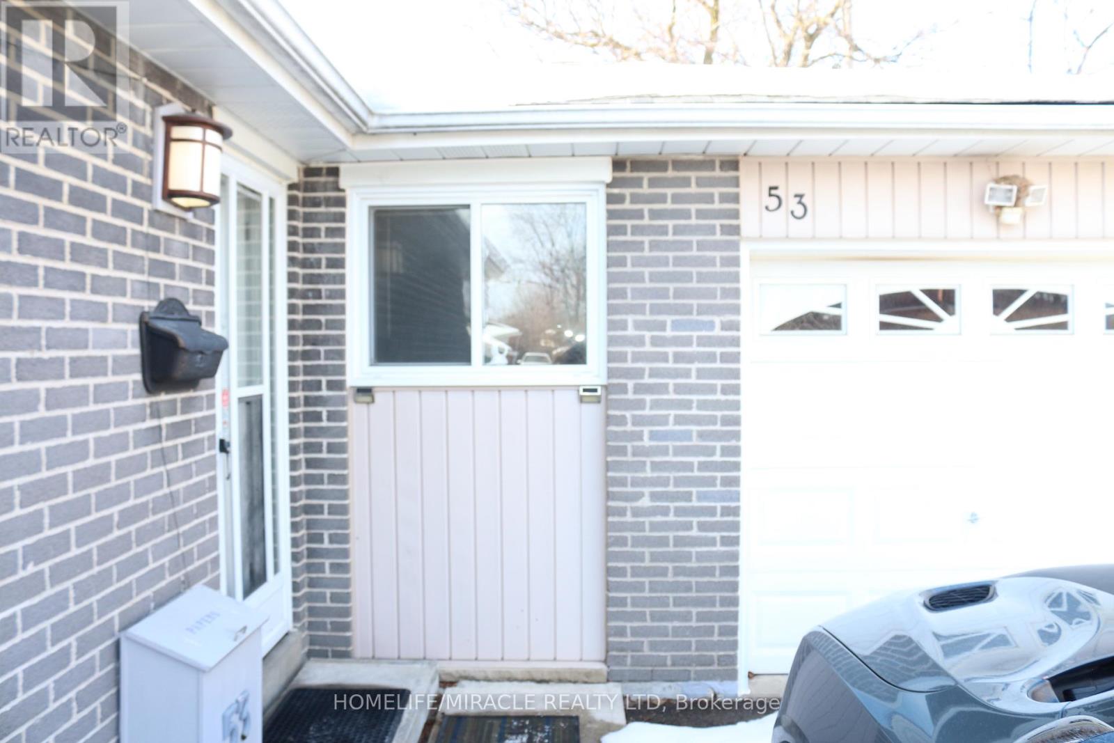 53 Ascot Avenue, Brampton (Avondale), Ontario  L6T 2P3 - Photo 4 - W12852074