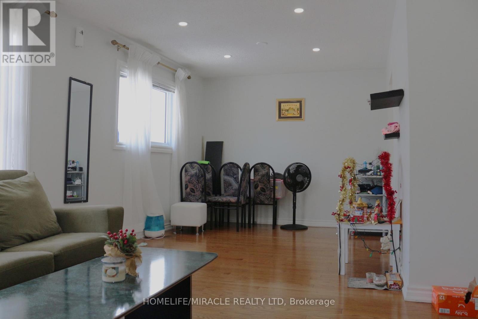 53 Ascot Avenue, Brampton (Avondale), Ontario  L6T 2P3 - Photo 9 - W12852074