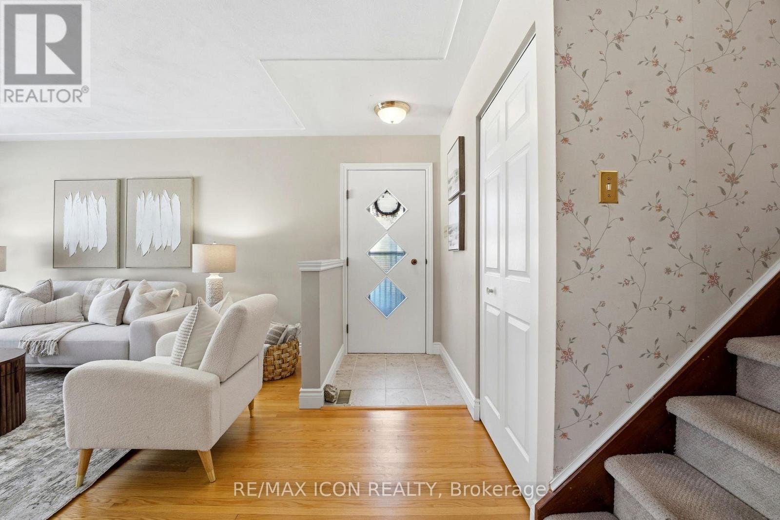 54 Duncairn Avenue, Kitchener, Ontario  N2M 4S4 - Photo 3 - X12852022