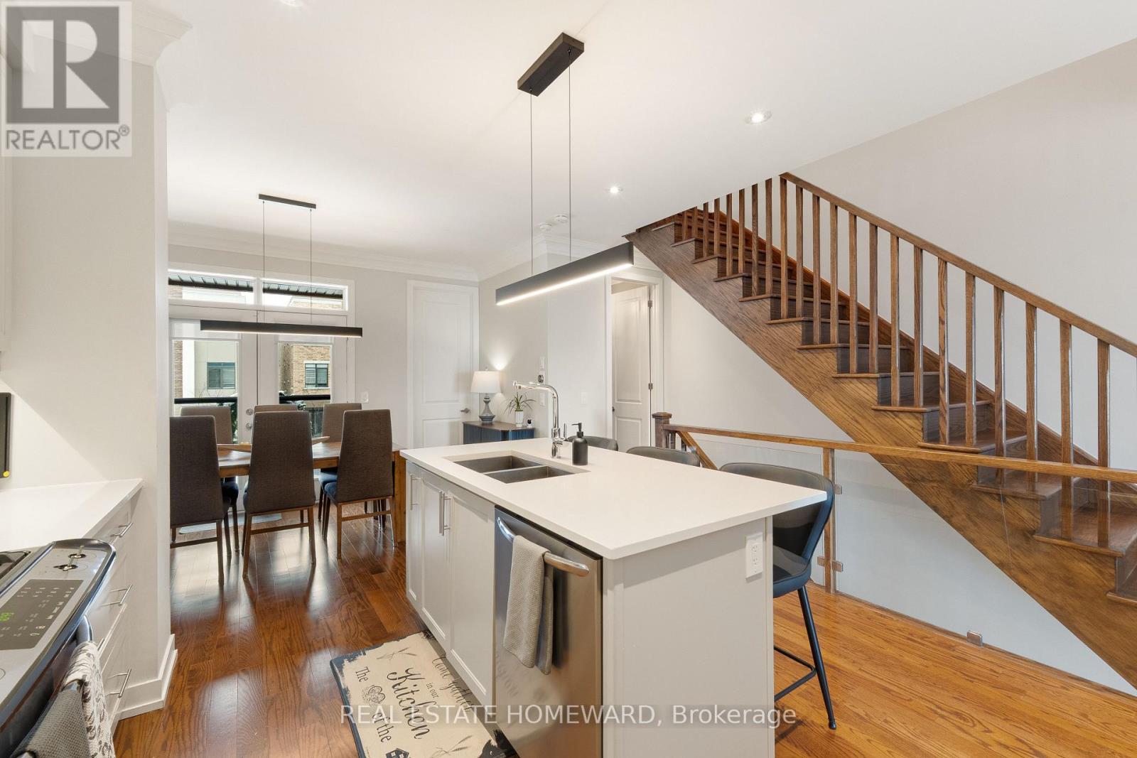 89 Glenngarry Crescent, Vaughan, Ontario  L6A 4Z4 - Photo 5 - N12824658