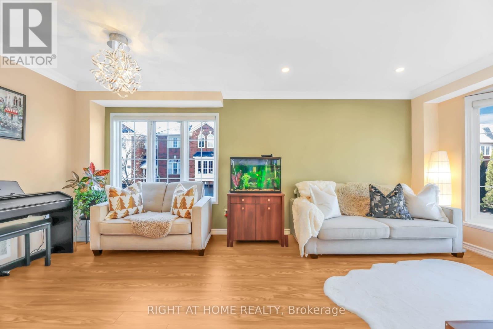 40 - 130 Mosaics Avenue, Aurora, Ontario  L4G 7L5 - Photo 6 - N12851914