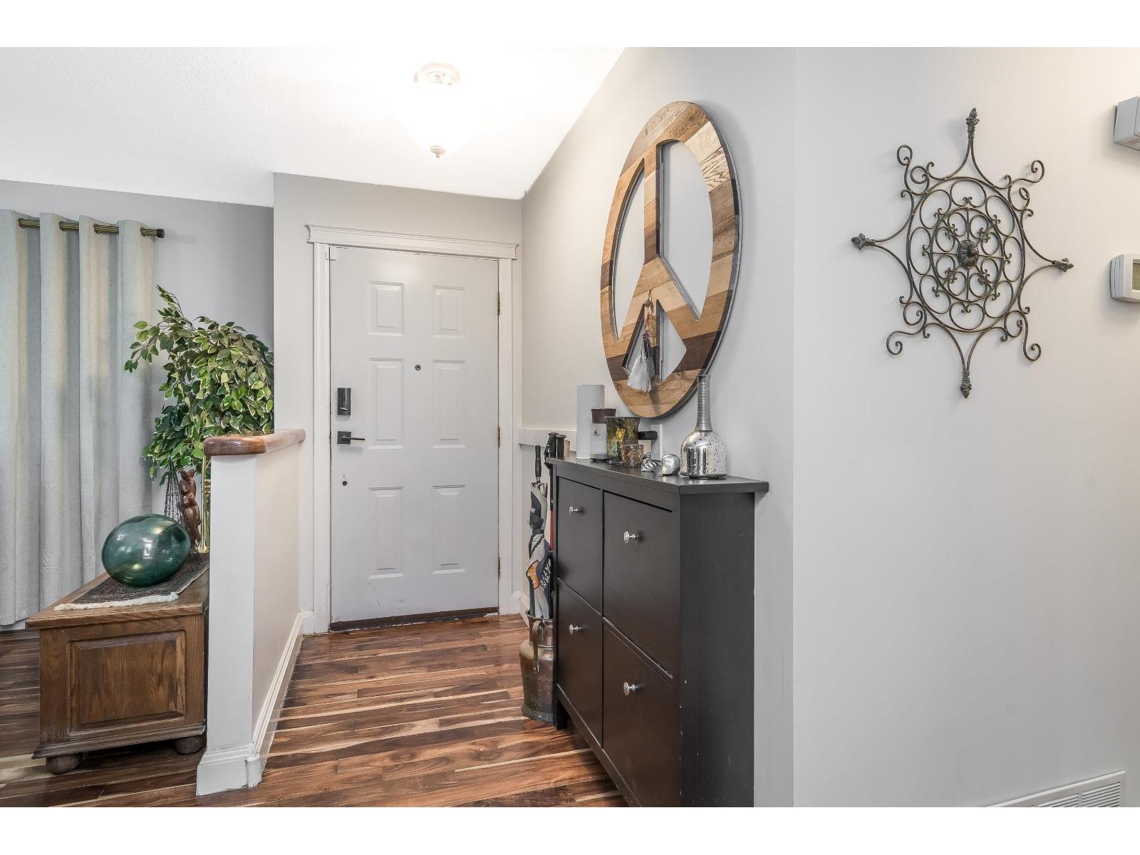 32306 Marshall Road, Abbotsford, British Columbia  V2T 1A4 - Photo 6 - R3096242