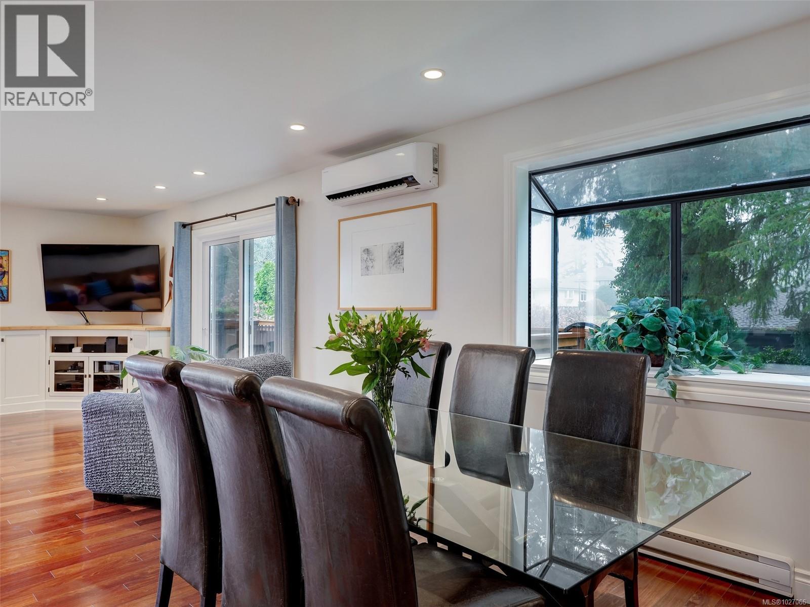 4758 Amblewood Dr, Saanich, British Columbia  V8Y 2S3 - Photo 15 - 1027066