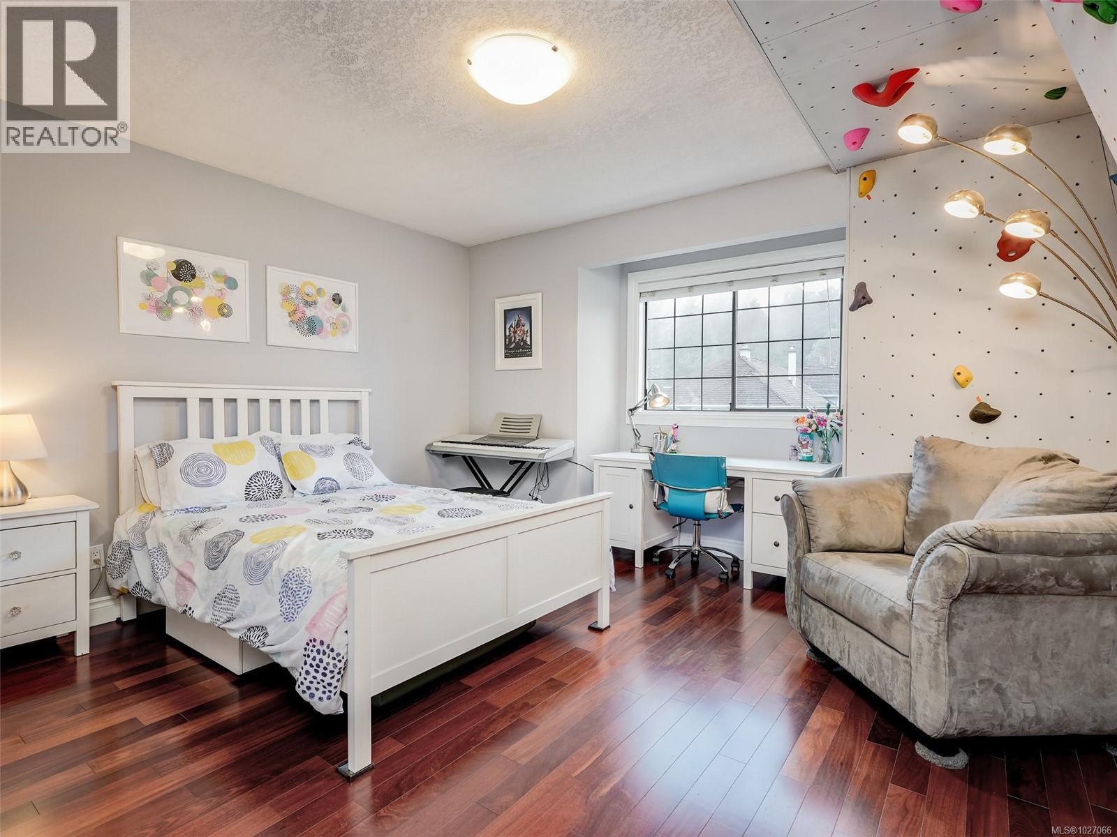 4758 Amblewood Dr, Saanich, British Columbia  V8Y 2S3 - Photo 31 - 1027066