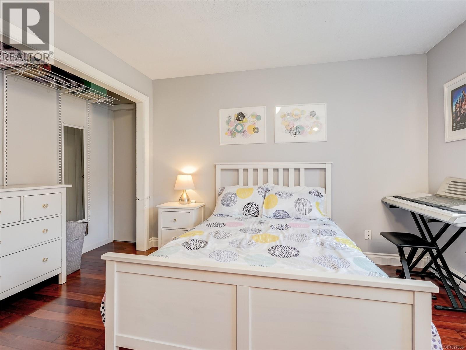 4758 Amblewood Dr, Saanich, British Columbia  V8Y 2S3 - Photo 33 - 1027066