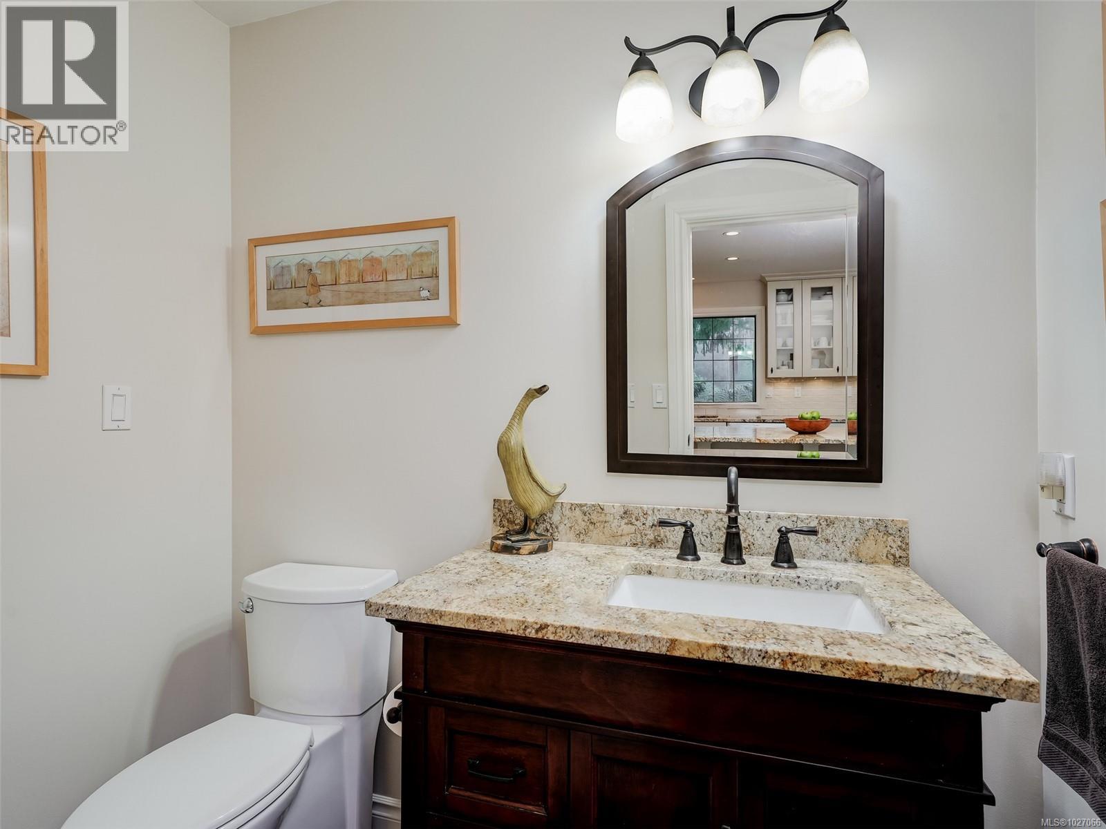 4758 Amblewood Dr, Saanich, British Columbia  V8Y 2S3 - Photo 34 - 1027066