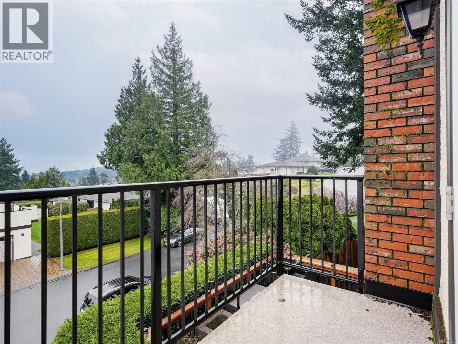 4758 Amblewood Dr, Saanich, British Columbia  V8Y 2S3 - Photo 40 - 1027066