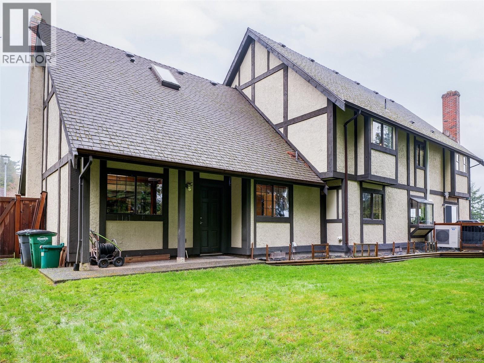 4758 Amblewood Dr, Saanich, British Columbia  V8Y 2S3 - Photo 43 - 1027066