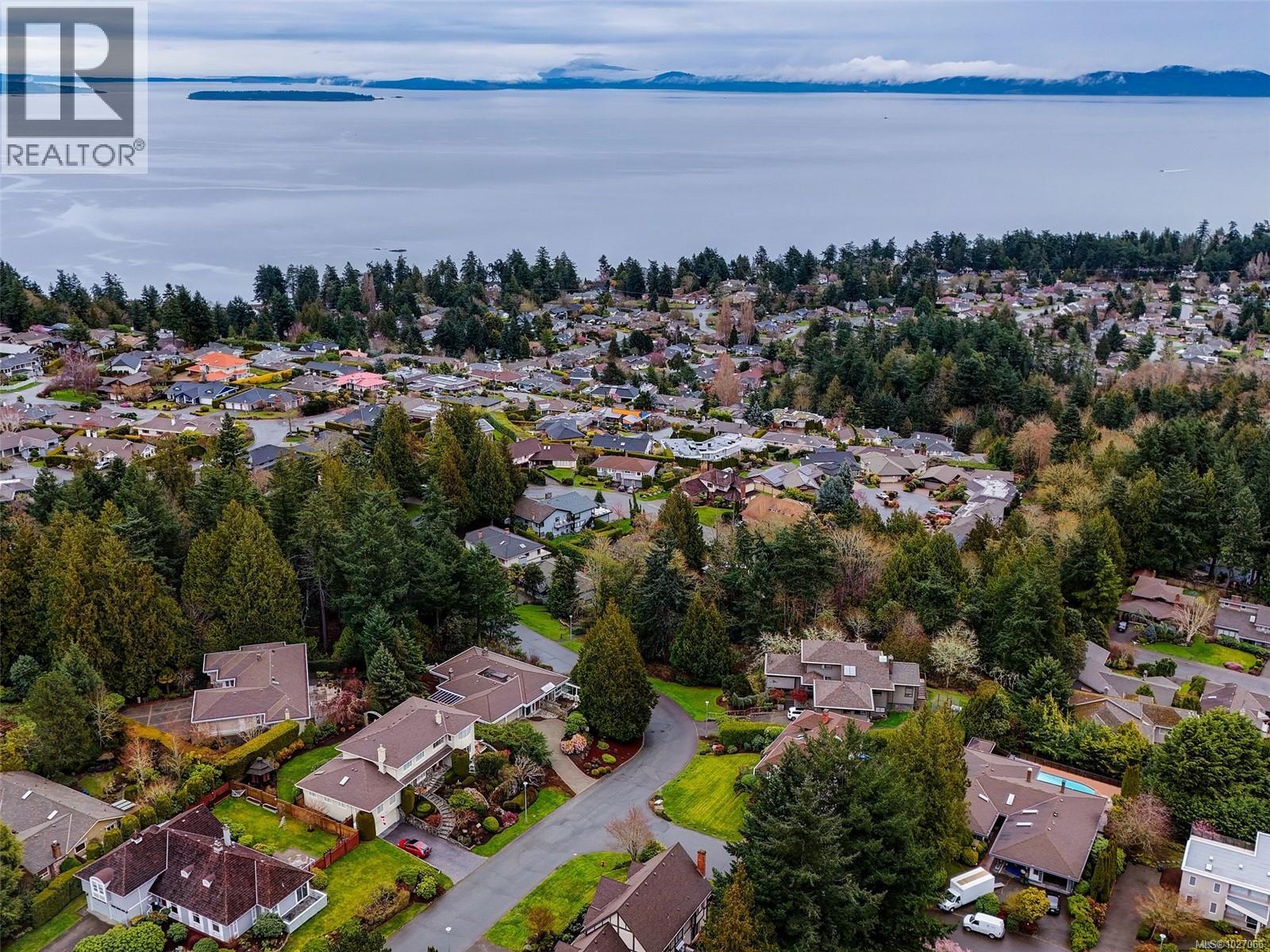 4758 Amblewood Dr, Saanich, British Columbia  V8Y 2S3 - Photo 59 - 1027066