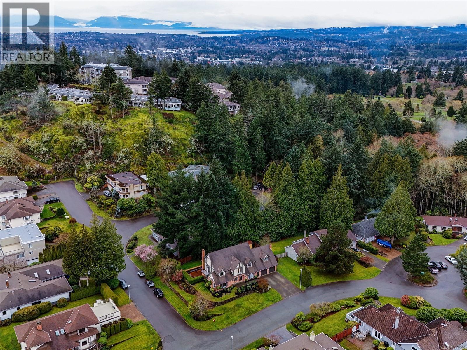 4758 Amblewood Dr, Saanich, British Columbia  V8Y 2S3 - Photo 60 - 1027066