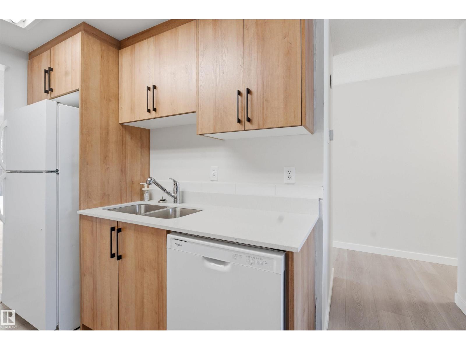 #b4 1 Garden Grove Gv Nw, Edmonton, Alberta  T6J 2L3 - Photo 12 - E4476143