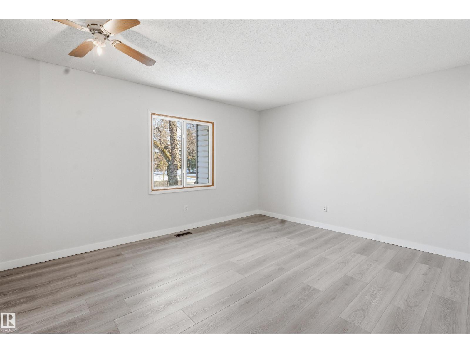 #b4 1 Garden Grove Gv Nw, Edmonton, Alberta  T6J 2L3 - Photo 17 - E4476143